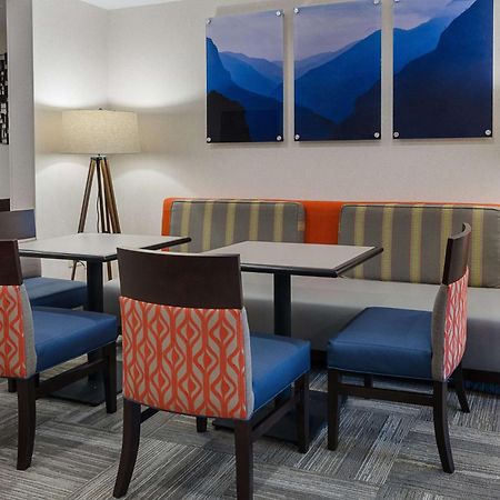 Hampton Inn Covington Va Kültér fotó
