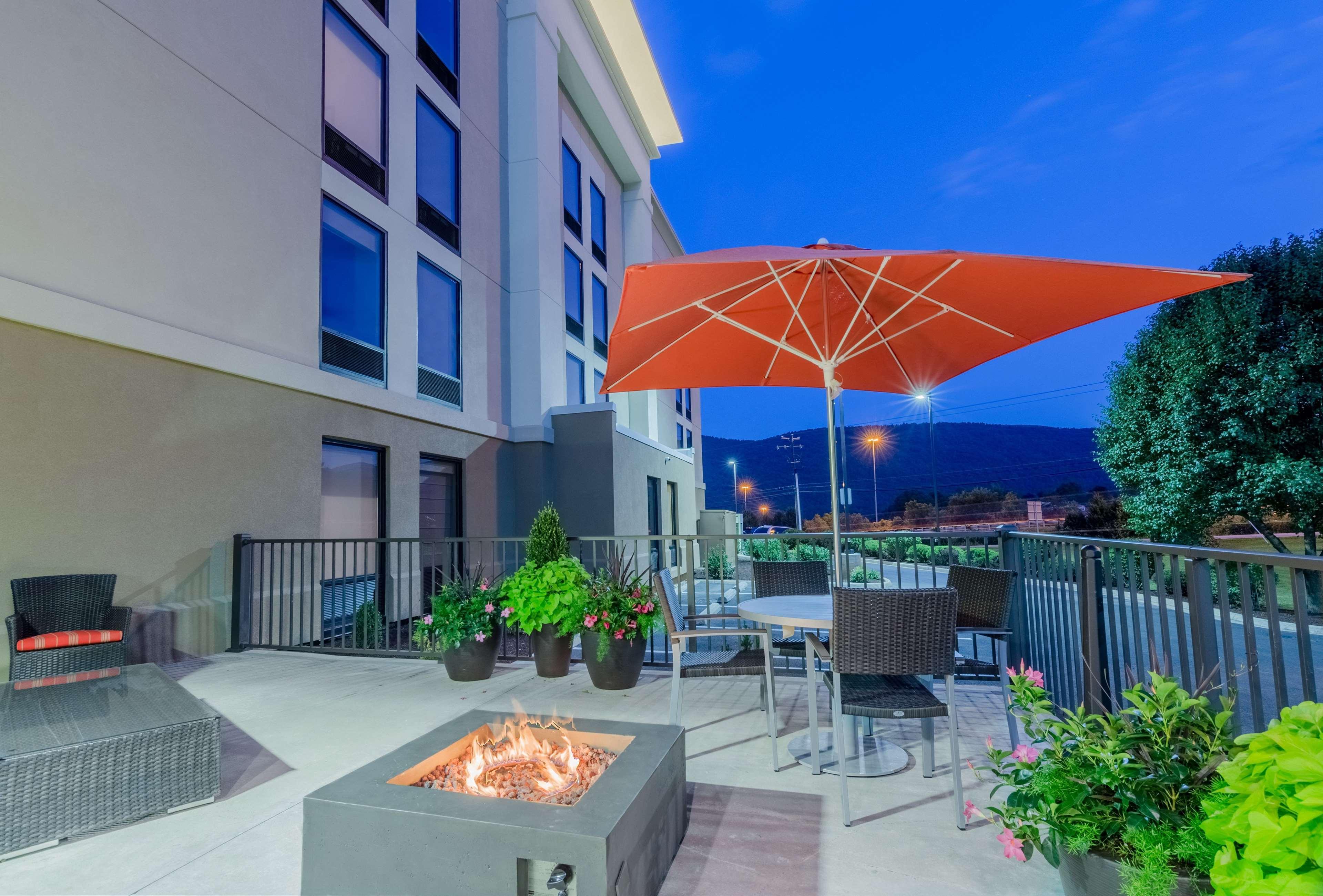 Hampton Inn Covington Va Kültér fotó