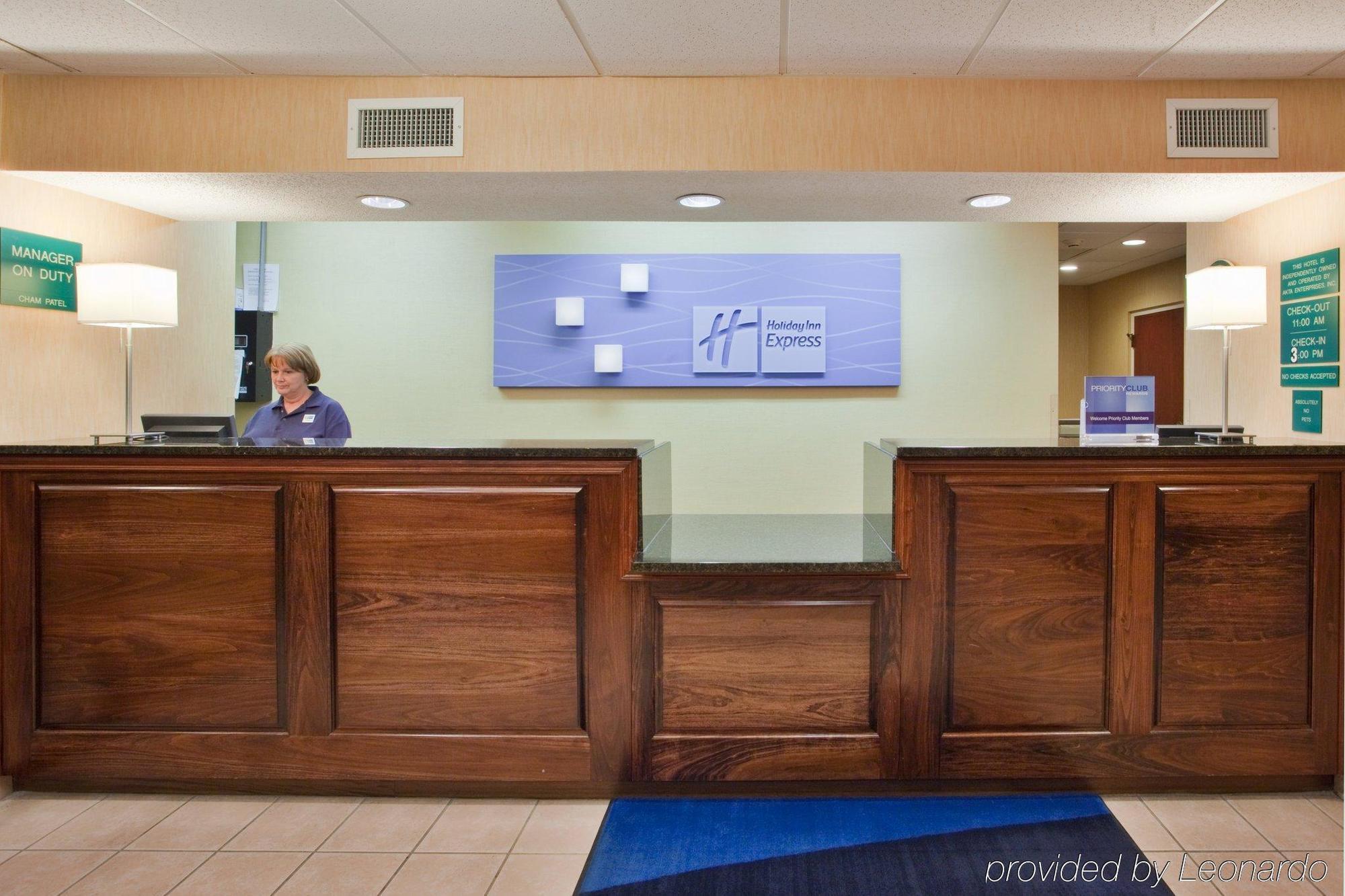 Hampton Inn Covington Va Beltér fotó
